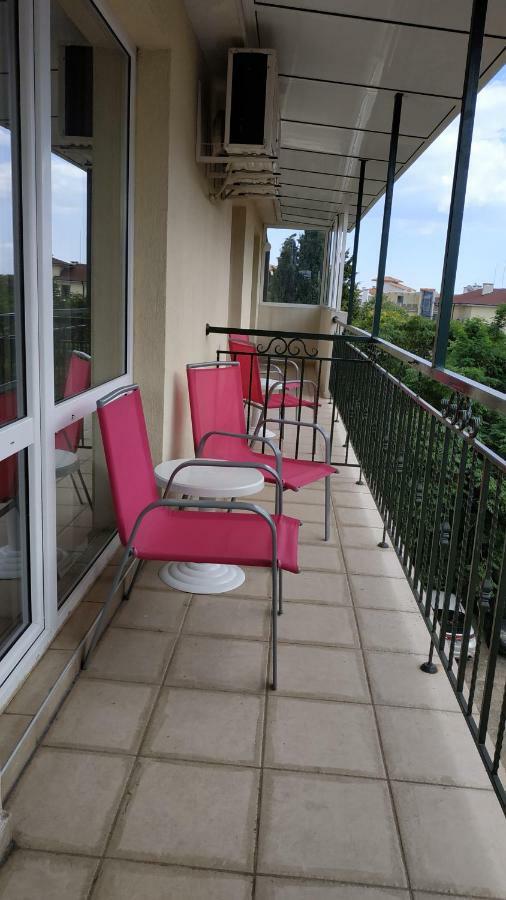 Family Нouse -Нotel Asai Ravda Exterior photo